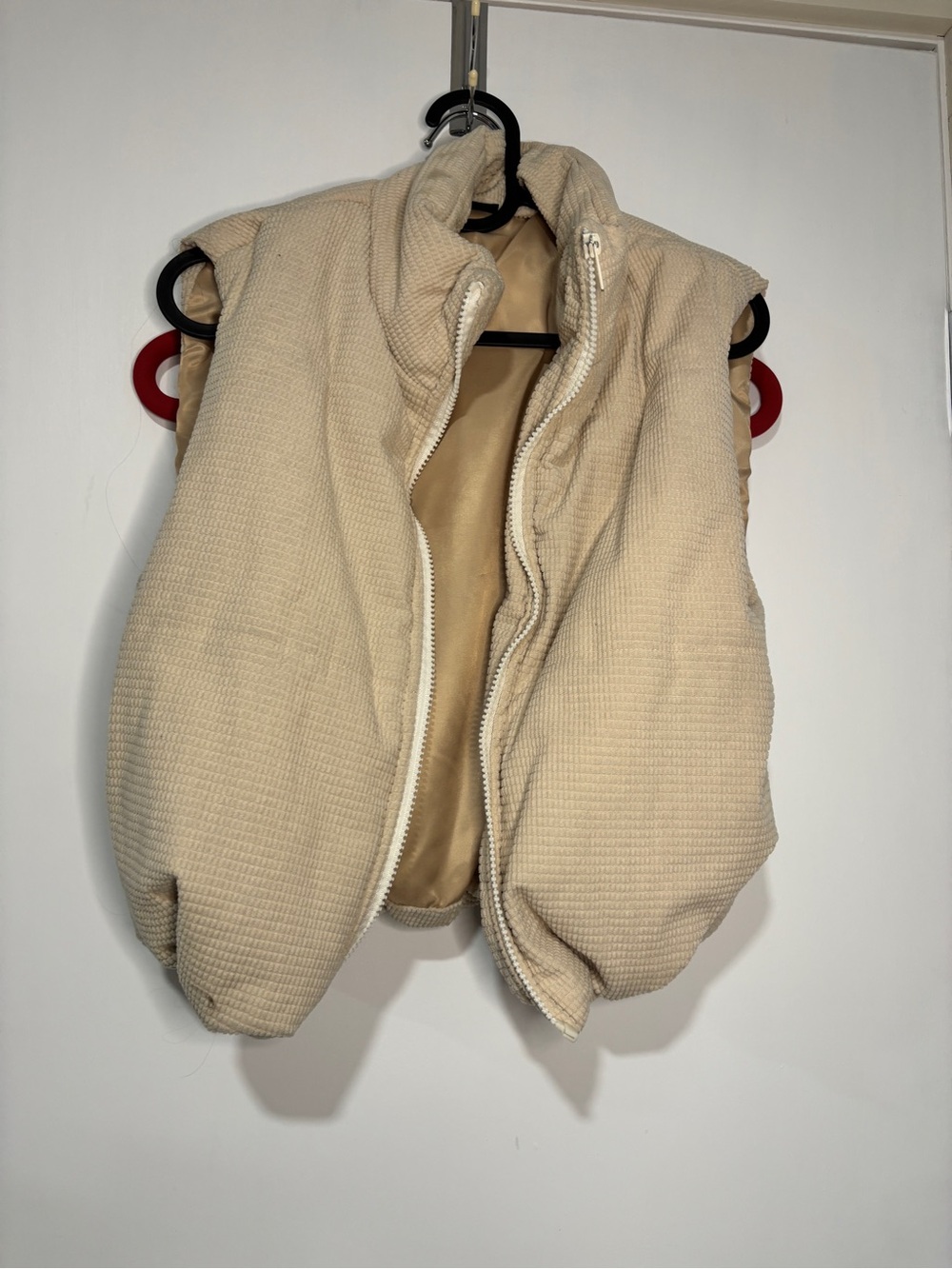 SHEIN Cream Textured Quilted Puffer Vest